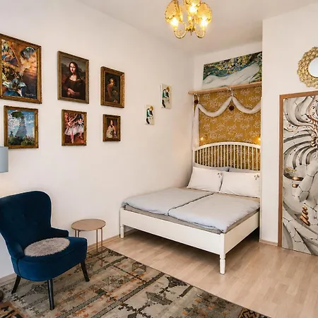 شقة 2-Room Apartment Below Vysehrad - City Centre, Near Prague Congress Centre